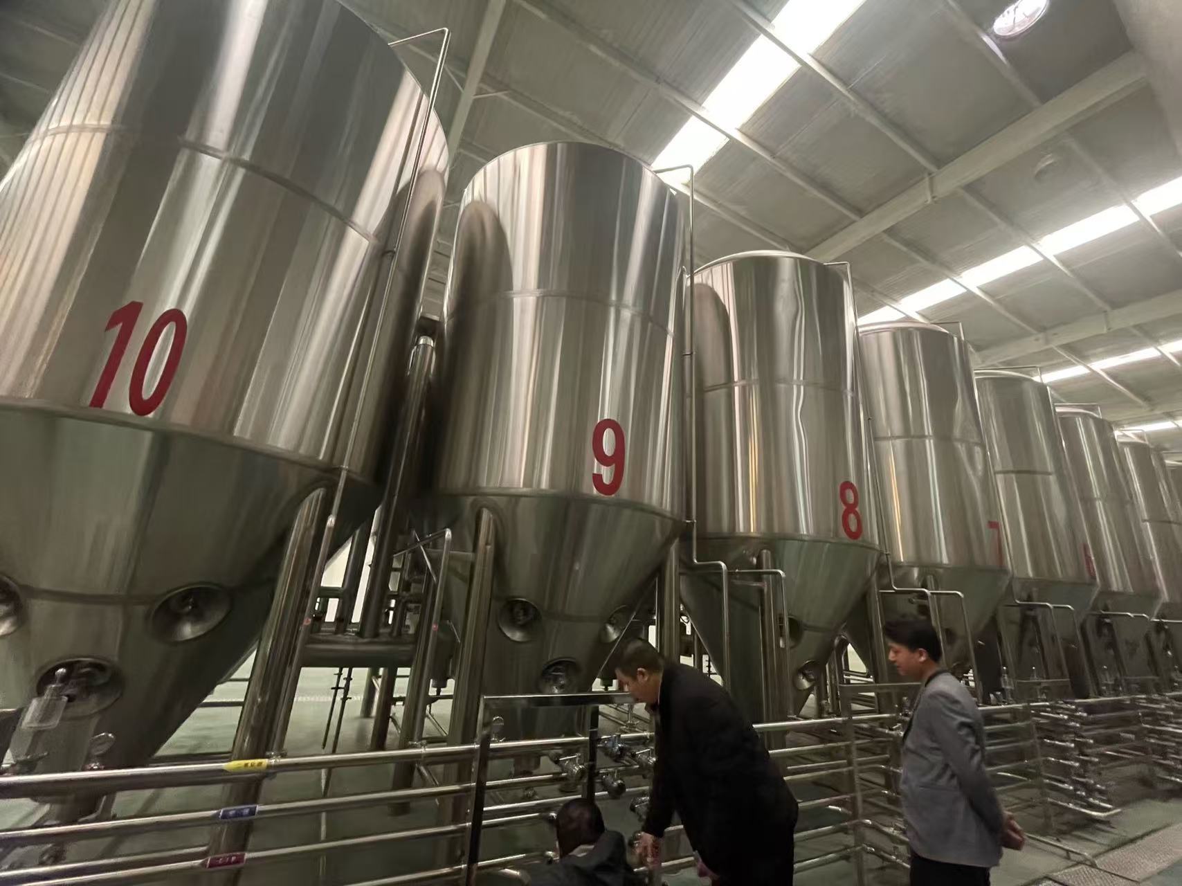 美兰精酿啤酒设备厂—平面布置、设备设计、制造、调试、培训等一条龙服务